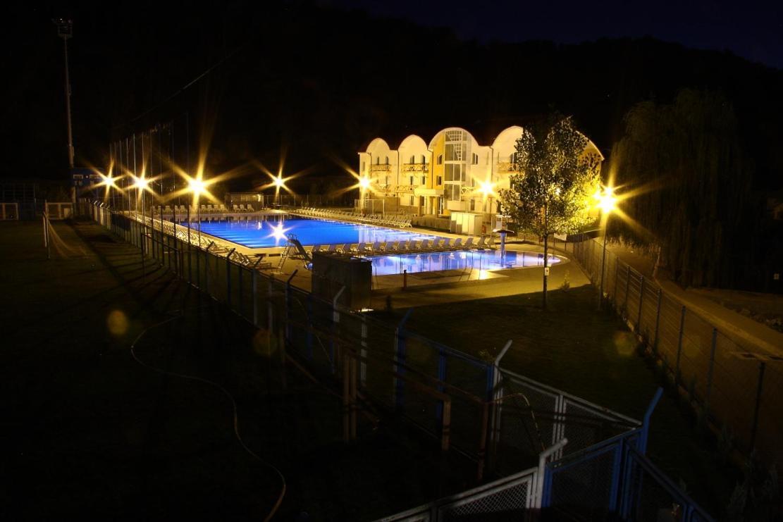 Oras Zlatna Hotel Ngoại thất bức ảnh